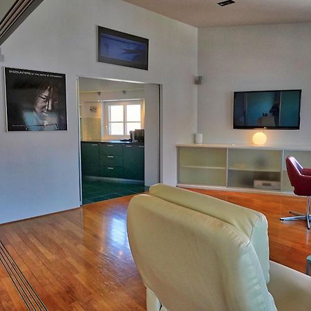 Poet Apartment Ljubljana Ngoại thất bức ảnh