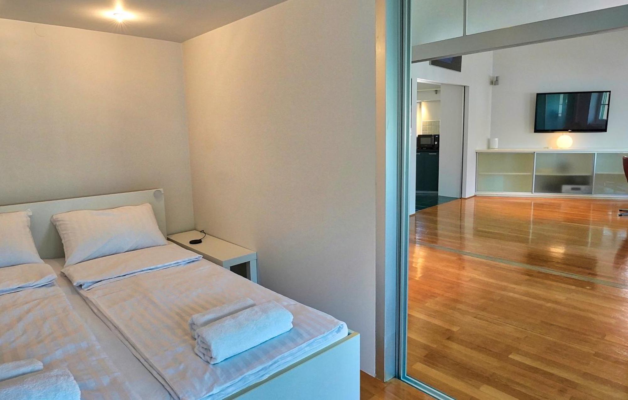 Poet Apartment Ljubljana Ngoại thất bức ảnh